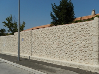 Construction d'un mur de clôture