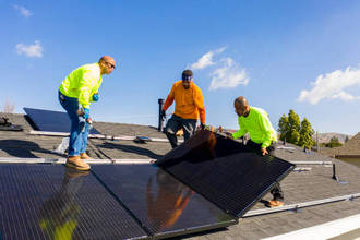 Installation de panneaux photovoltaïques