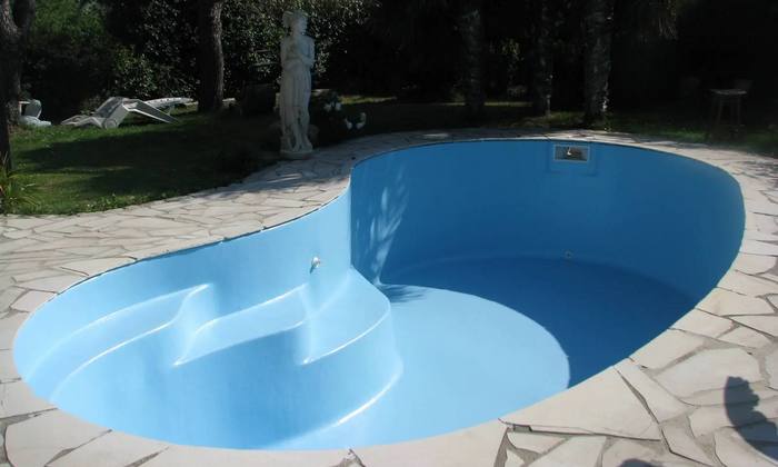 Installation d'une piscine coque